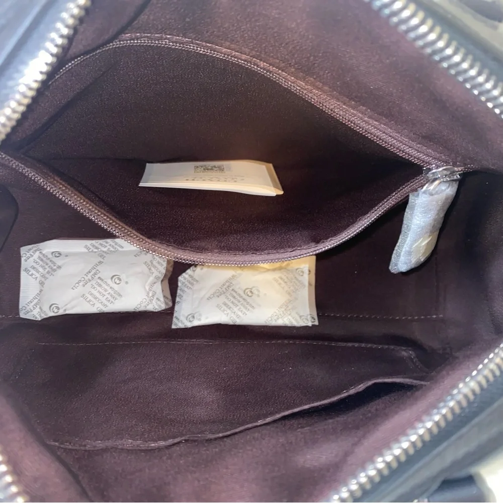 Coach leather purse New unopened